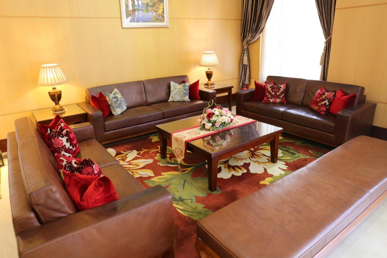 Fushin Hotel - Tainan Exterior photo