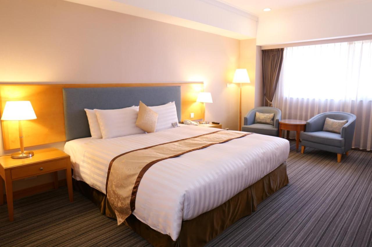 Fushin Hotel - Tainan Exterior photo