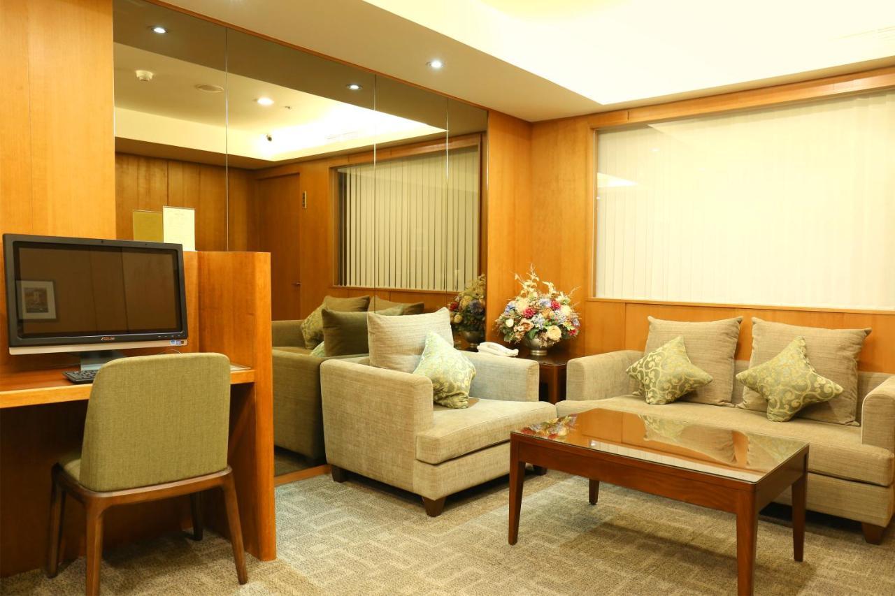 Fushin Hotel - Tainan Exterior photo