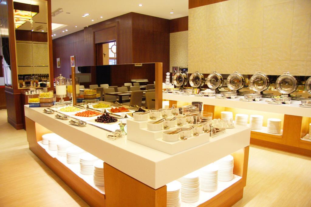Fushin Hotel - Tainan Exterior photo