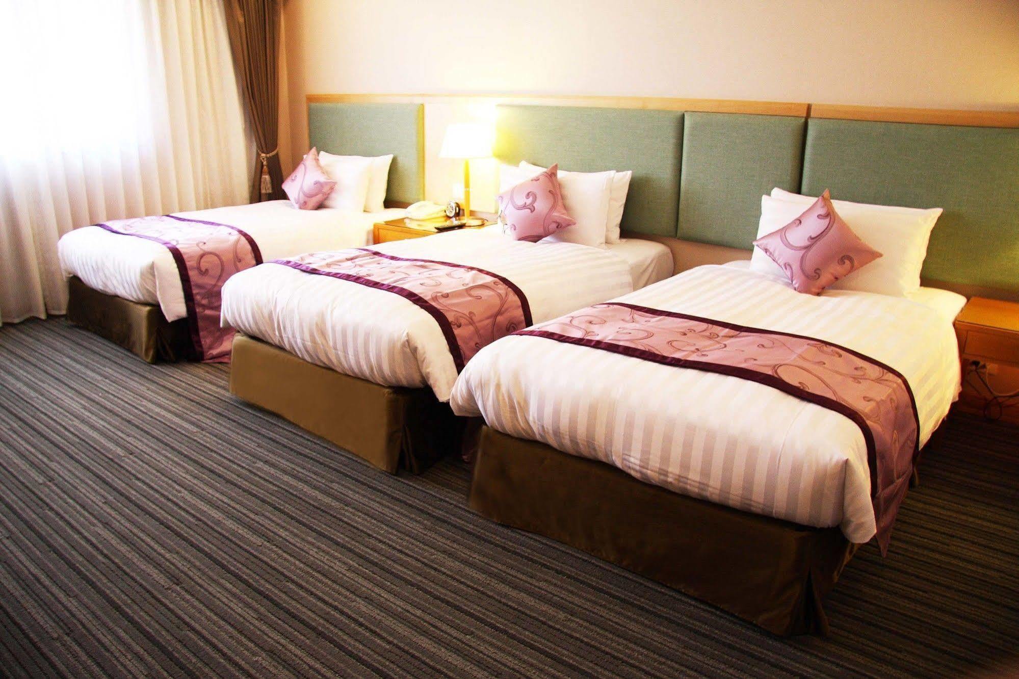 Fushin Hotel - Tainan Exterior photo